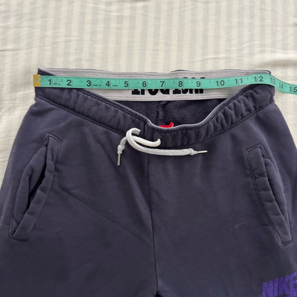 Navy Nike joggers with purple logo - Picture 3 of 5